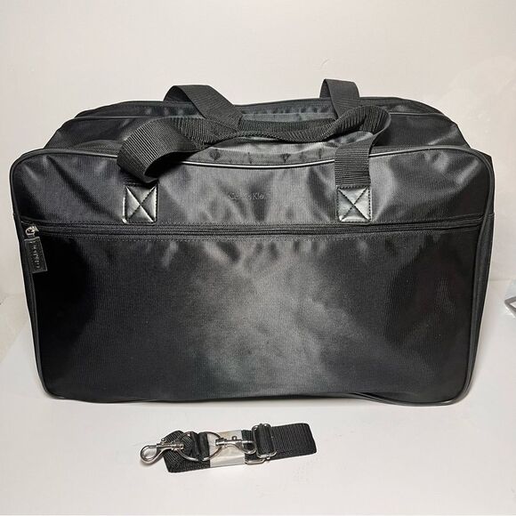 Calvin Klein Weekender Gym Travel Duffle Bag with Shoulder Strap - Picture 1 of 11
